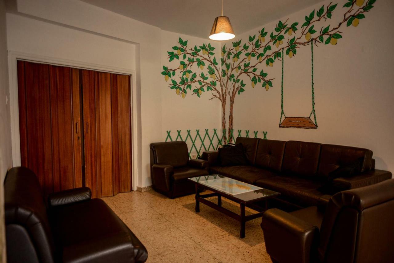Katka Hostel Larnaca Esterno foto